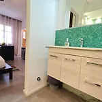 Hostdomus - Plasch Apartments-free Bike Apartamento