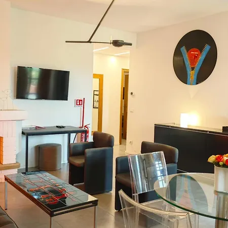 Hostdomus - Plasch Apartments-free Bike Apartment