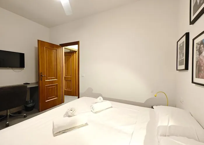 Hostdomus - Plasch Apartments-free Bike דירה